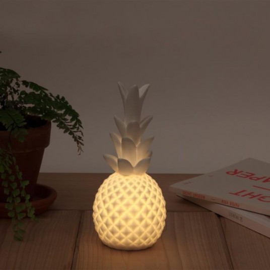 Ananas Şeklinde Desenli Büyük Boy Pilli Masa ve Gece Lambası